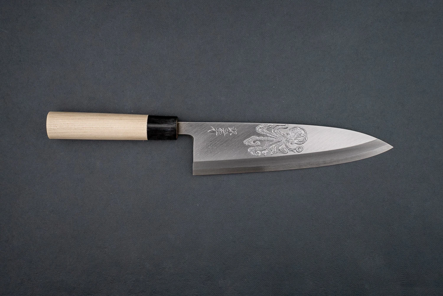 Sakai Takayuki Michiko Kubota Engraved Deba 240mm "Octopus" 3 Sakai Takayuki Michiko Kubota Engraved Deba 240mm "Octopus"