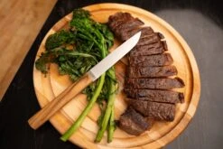 Hazaki 4pc Steak Knife Set -Helle Store Steak And Greens Hazaki Olivewood 1 fbb0fd83 955f 4830 9793 2bfd457ed30d