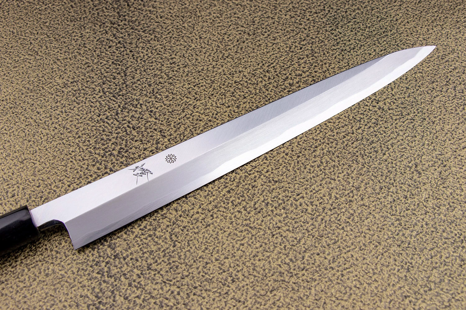 Sakai Kikumori Tomoshibi Yanagiba 300mm 5 Sakai Kikumori Tomoshibi Yanagiba 300mm - Image 3