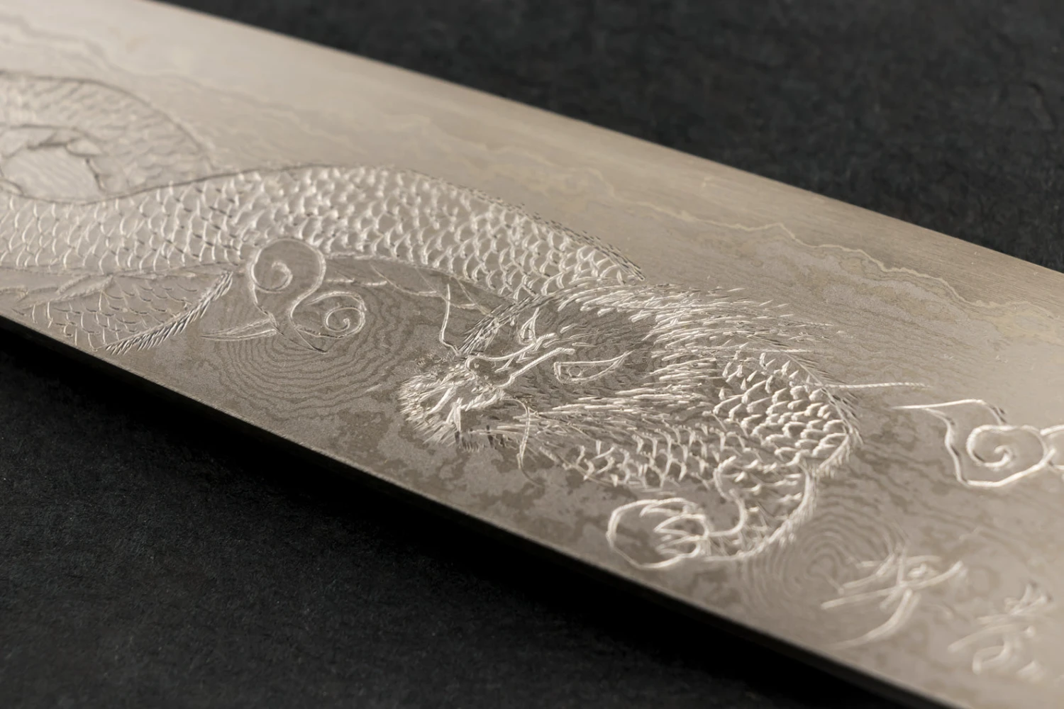 Sakai Takayuki Michiko Special Engraved Ginsan Damascus Gyuto 210mm "Dragon" 4 Sakai Takayuki Michiko Special Engraved Ginsan Damascus Gyuto 210mm "Dragon" - Image 2