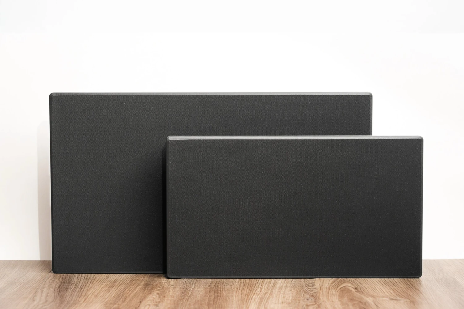 Hasegawa FPEL Pro-PE Lite Cutting Board With Wood Core Black 4 Hasegawa FPEL Pro-PE Lite Cutting Board With Wood Core Black - Image 2