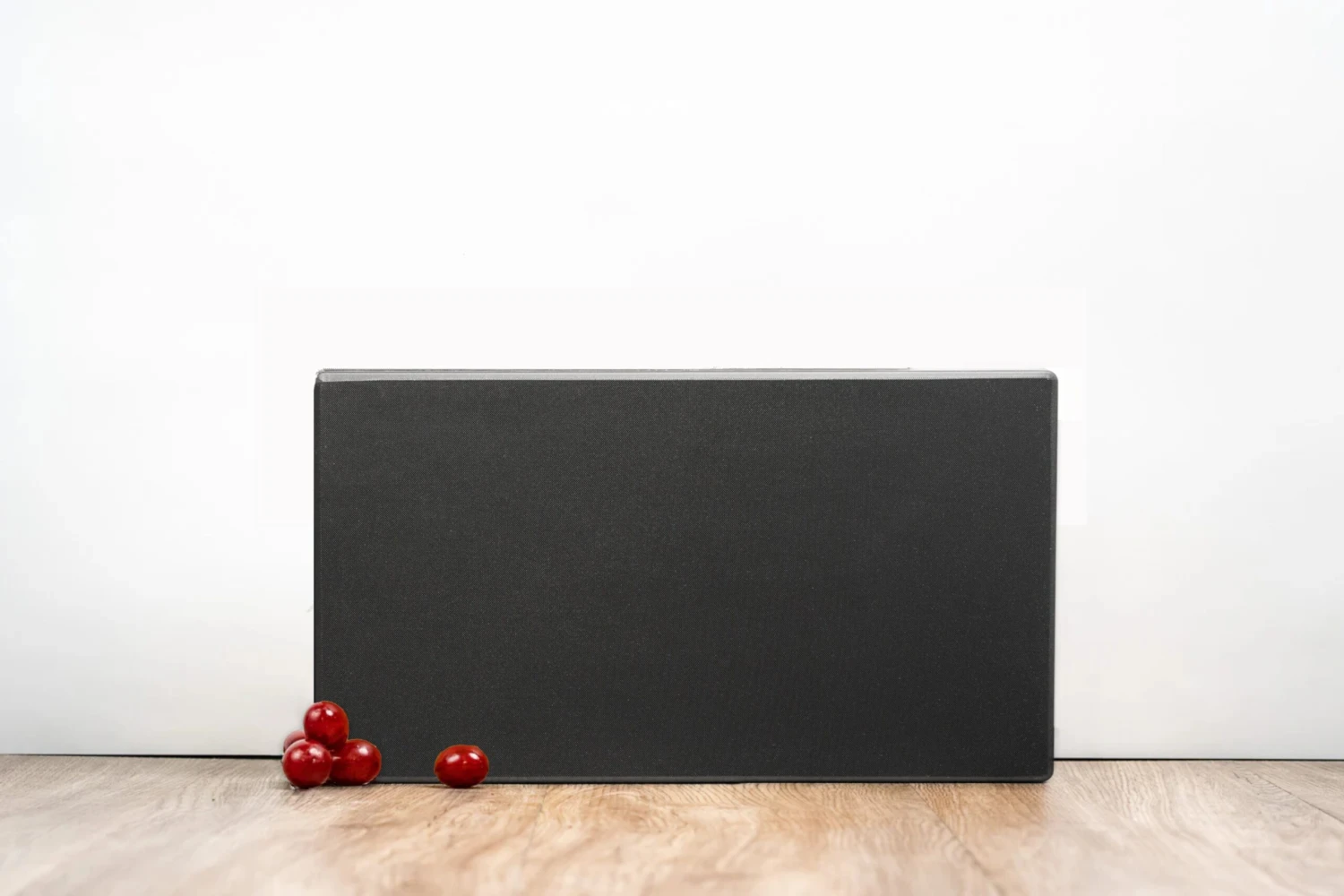 Hasegawa FPEL Pro-PE Lite Cutting Board With Wood Core Black 3 Hasegawa FPEL Pro-PE Lite Cutting Board With Wood Core Black