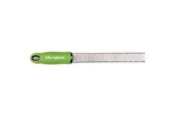 Microplane Premium Classic Zester -Helle Store microplane premium classic zester green