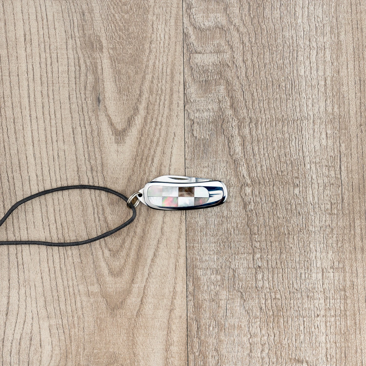 Moki Mini Pendant Knife "Check" Folding Knife 28mm 4 Moki Mini Pendant Knife "Check" Folding Knife 28mm - Image 2